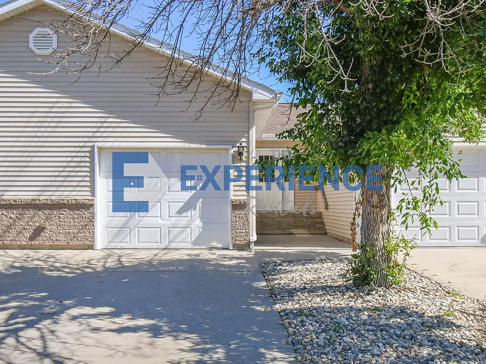 1420 E Redwood Blvd