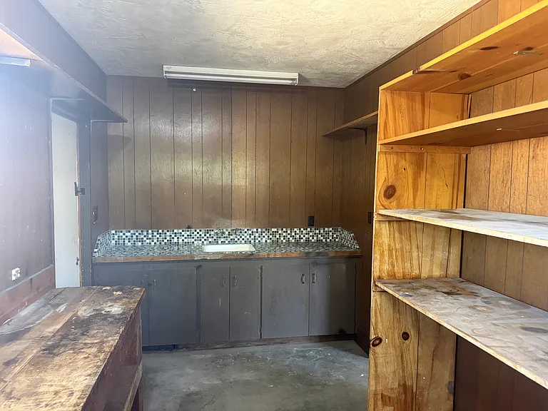 602 N B St — Photo 23