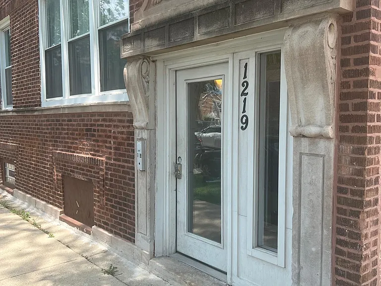 1219 N Spaulding Ave #3 — Photo 1
