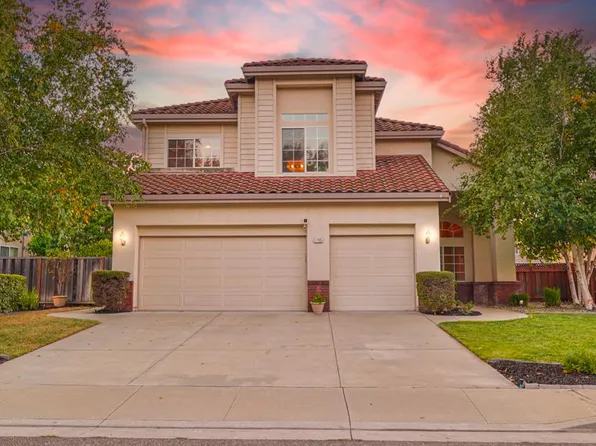 17495 Belletto Dr, Morgan Hill, CA 95037