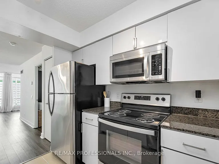 361 Front St W #802 — Photo 9