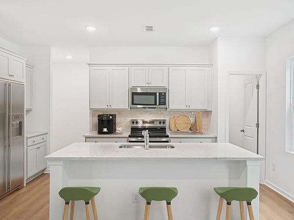 2nd image of 6715 Jersey Rd #105