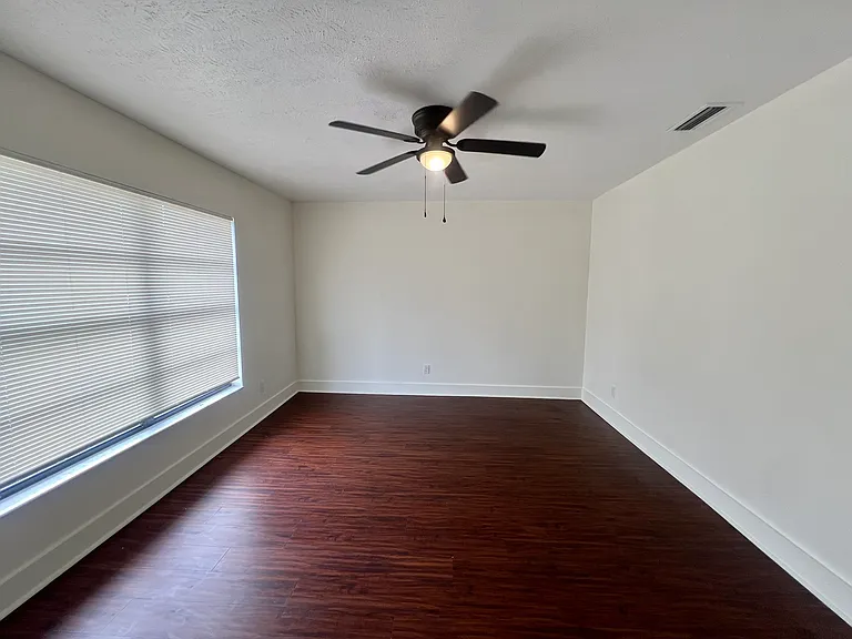 4614 E Seneca Ave — Photo 15