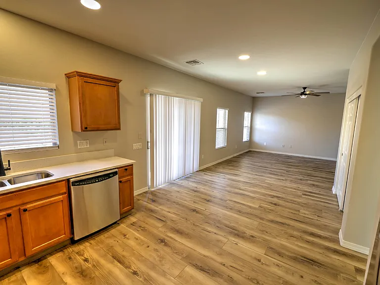 838 W Calle Valenciana — Photo 4