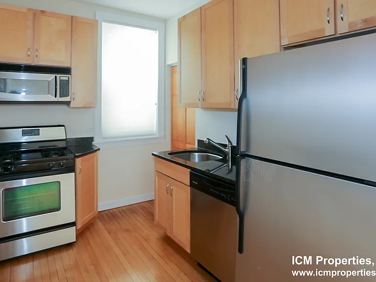 4730 N Winchester Ave #1 — Photo 1