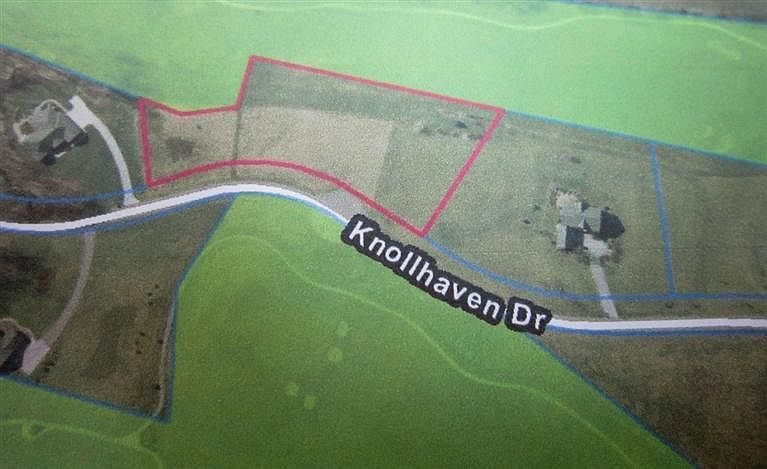 2nd image of 969 Knollhaven Rd
