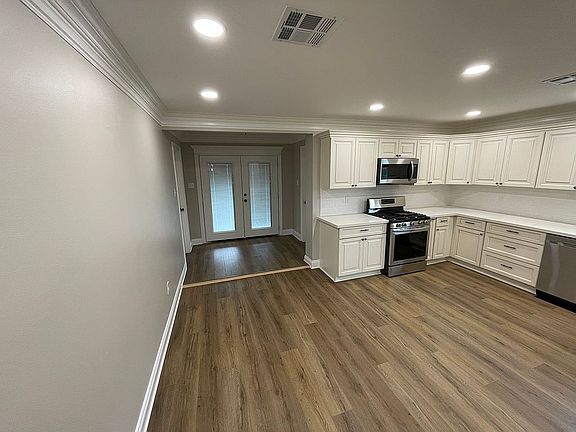 5th image of 606 Highland Dr