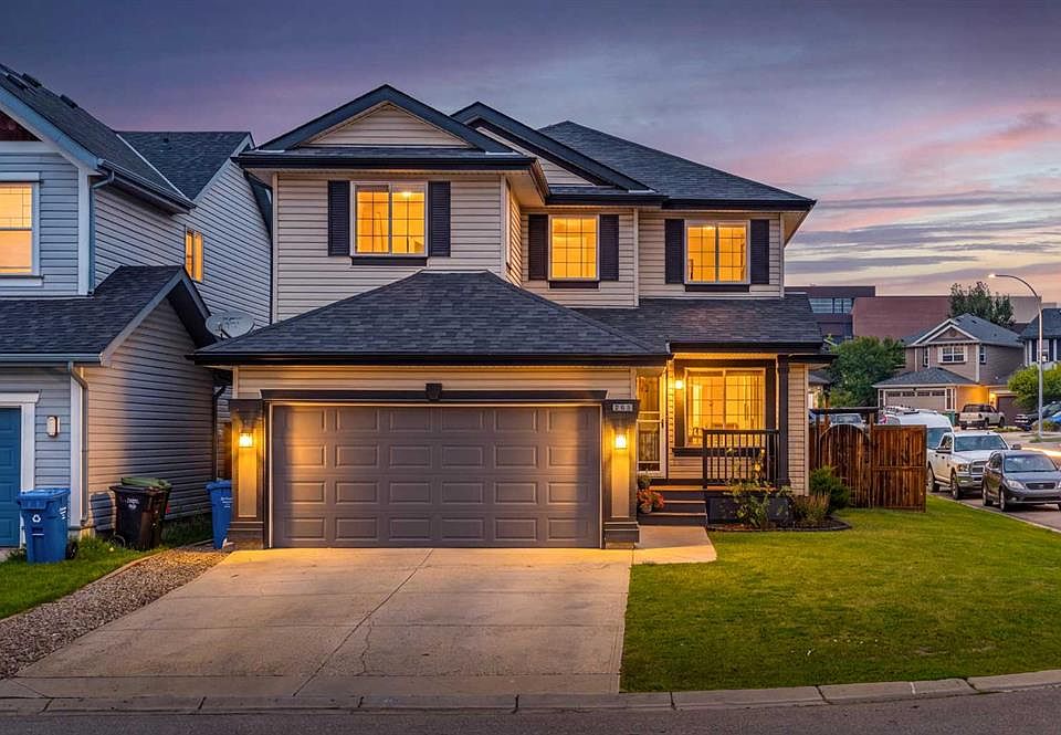 1st image of 243 S Covehaven Ter NE