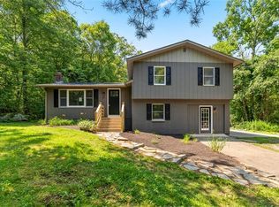 671 Main St, Hope Valley, RI 02832