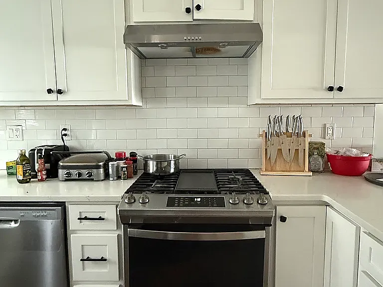 5 bed, 1500 sqft, $8,600 — Photo 2