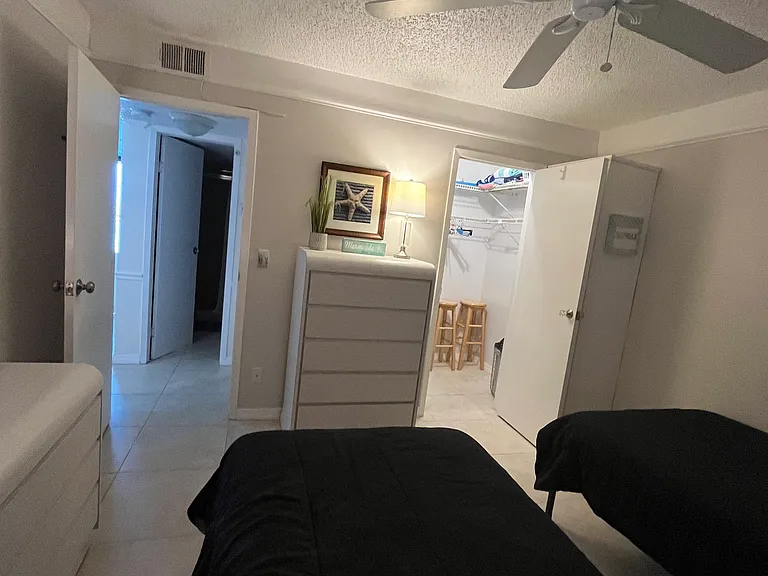S Ocean Dr — Photo 4