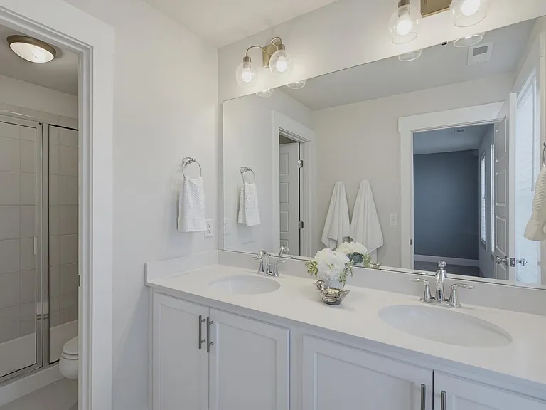 682 Vine Pkwy — Photo 13
