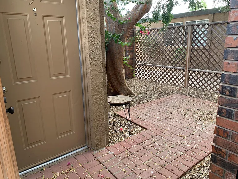1br 1ba with front patio