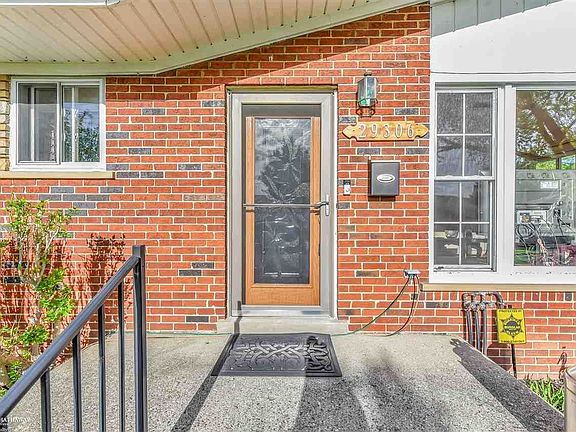 2nd image of 29306 Elmwood Ct
