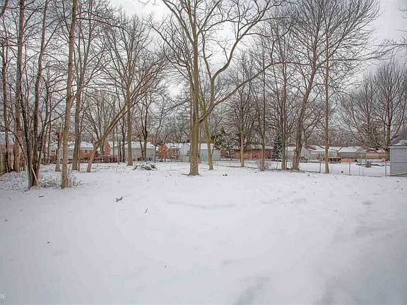 5th image of 21816 Shady Lane Ave