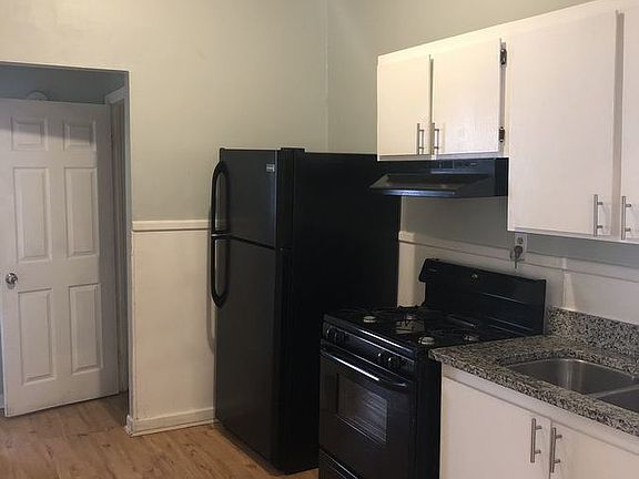 2nd image of 806 E Bolton St