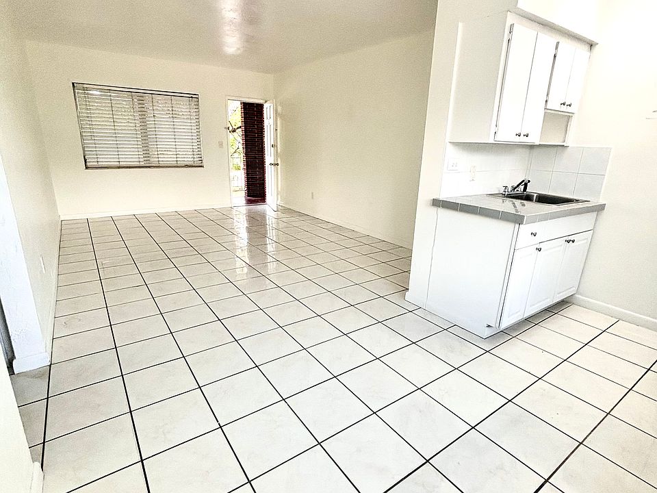 1st image of 15 Alhambra Cir #25