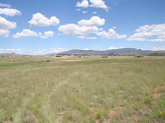 3rd image of 10450 N Poquito Valley Rd