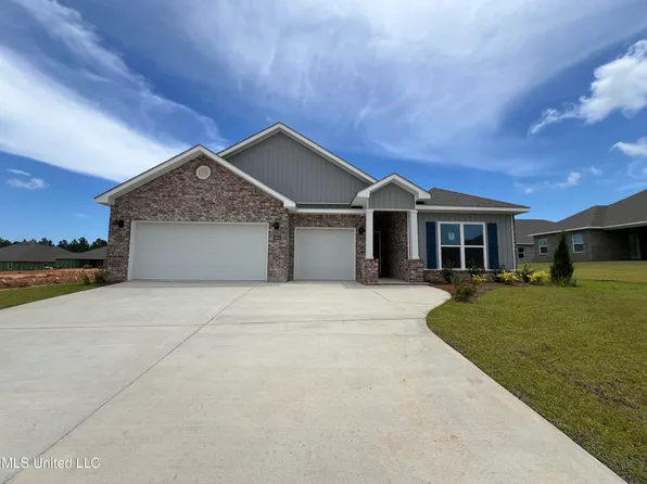 4984 Fern Dr, Diberville, MS 39540