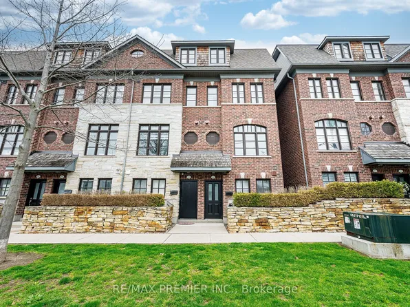 8321 Kipling Ave #16, Vaughan, ON L4L 2A7