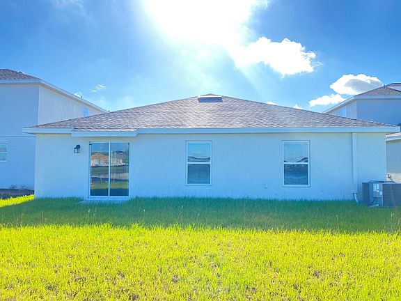 4th image of 340 Pineywoods St