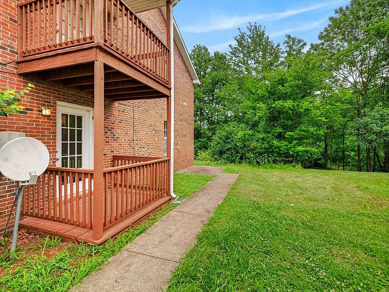 Waters Edge Drive-1851 (x4) — Photo 20