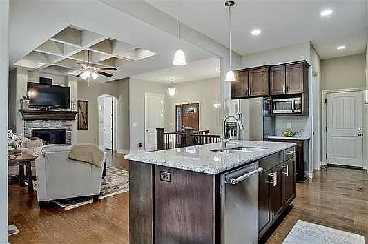 2nd image of 1034 S Glenmoor Ct