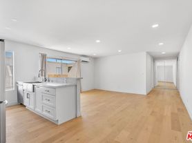 409 Burchett St, Glendale, CA