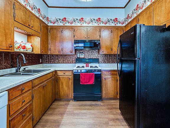 Kitchen includes all appliances