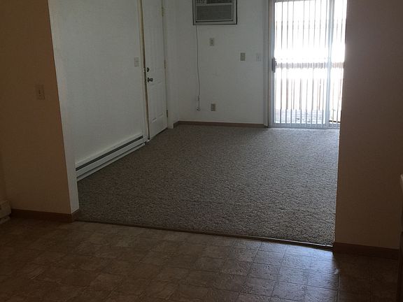 5th image of 305 Willow St #408