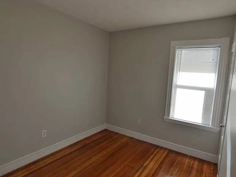 28 Taft St #2 — Photo 11