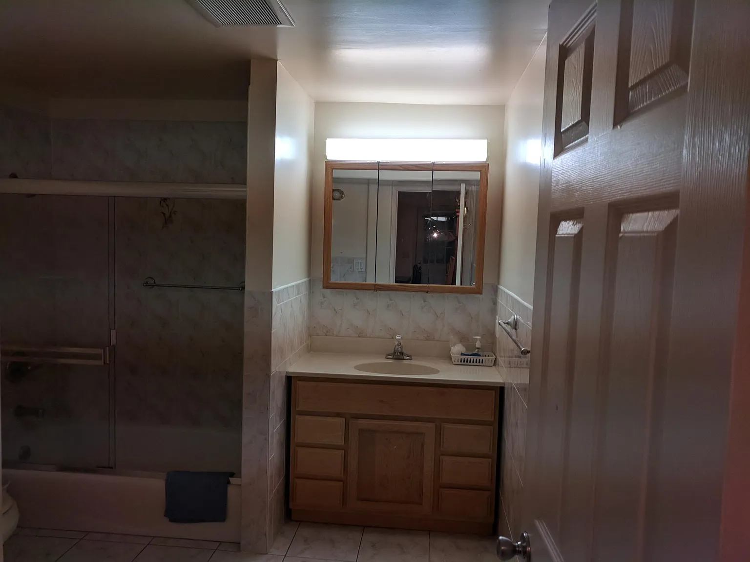 1 bed, $1,050 — Photo 4