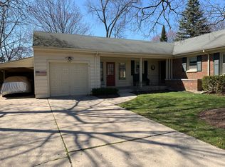 830 Warrington Rd, Deerfield, IL 60015