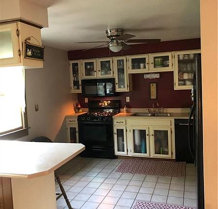 5th image of 9888 Deerfield Dr