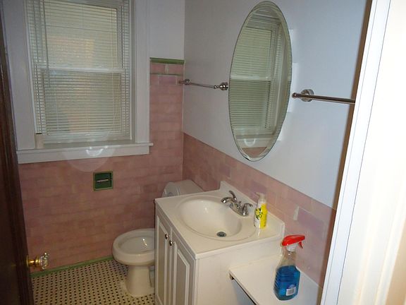 5th image of 5906 N Artesian Ave