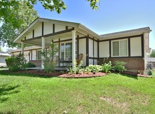 12132 Jerries Ln, Florissant, MO 63033