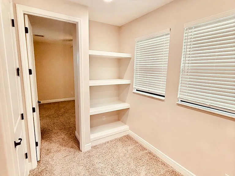 7594 Poulicny Ln — Photo 31