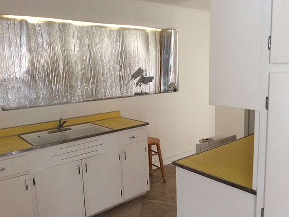 5th image of 802 N Los Alamos Dr