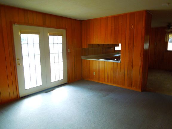Den adjoining kitchen