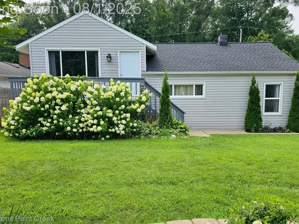 4135 Fenmore Ave, Waterford, MI 48328