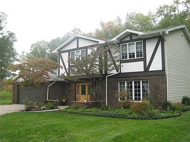 1st image of 123 Oak Meadows Dr
