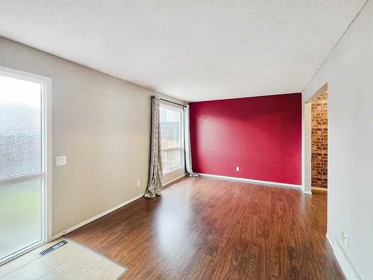 5425 Pensacola Cres SE — Photo 8