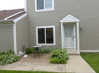 2716 Prairieview Ln S, Aurora, IL 60502