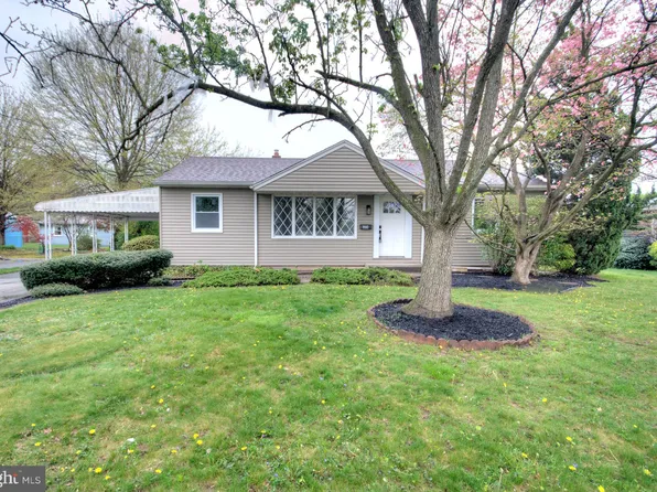 35 Temple Ave, Stratford, NJ 08084