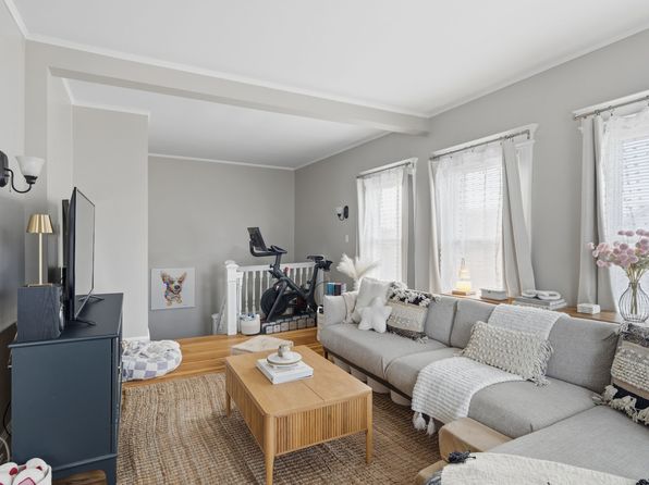 186 Arnoldale Rd Floor 2