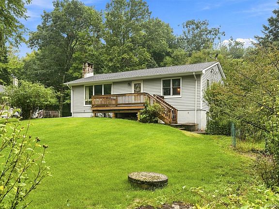 4th image of 31 Red Barn Road