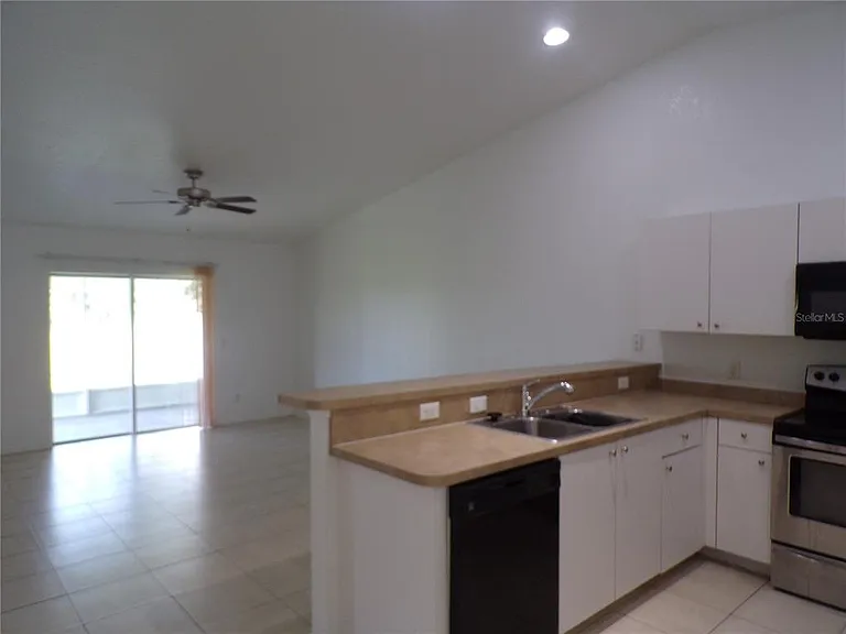 385 Sunflower St #A — Photo 3