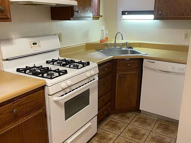 6108 Waterman Blvd — Photo 8