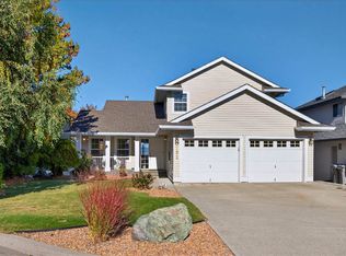 992 Canongate Cres, Kamloops, BC V1S1W8