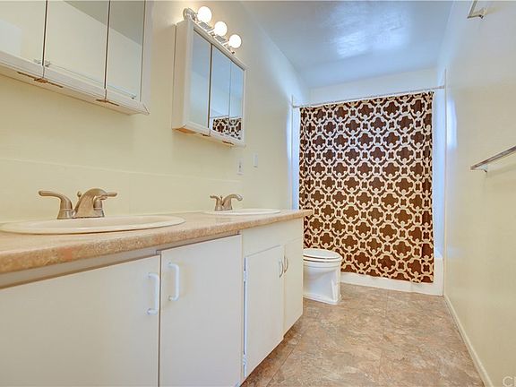 5th image of 223 E Shady Grove Dr